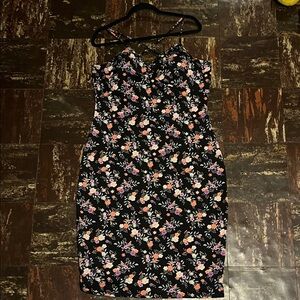 Chic Floral Mini Dress in Black